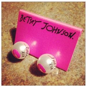 BETSEY JOHNSON. pearl earrings