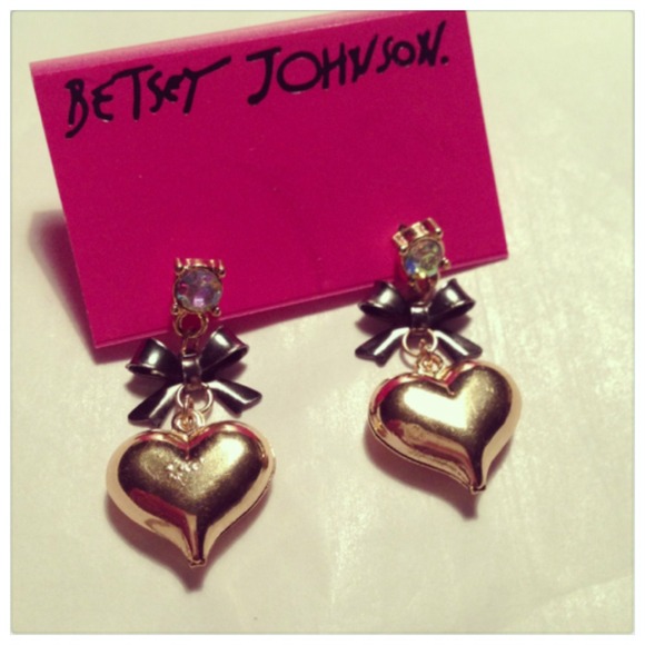 BETSEY JOHNSON. rhinestone & gold heart earrings