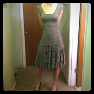 Zac Posen Size Small Taupe knit dress