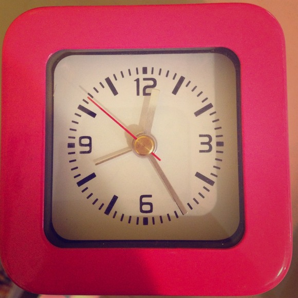 Mini pink alarm clock 💗