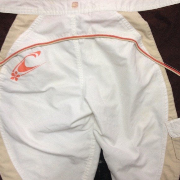 Board shorts/ small stain on front - Picture 4 of 4