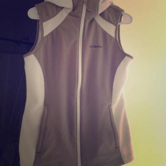 Columbia fleece vest!