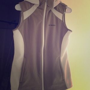 Columbia fleece vest!
