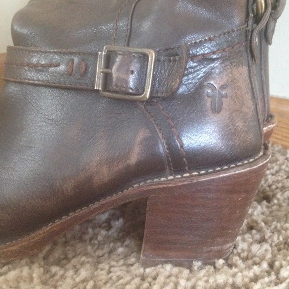 ⬇️PRICE DROP⬇️Frye Carmen 3 buckle boot - Picture 4 of 4