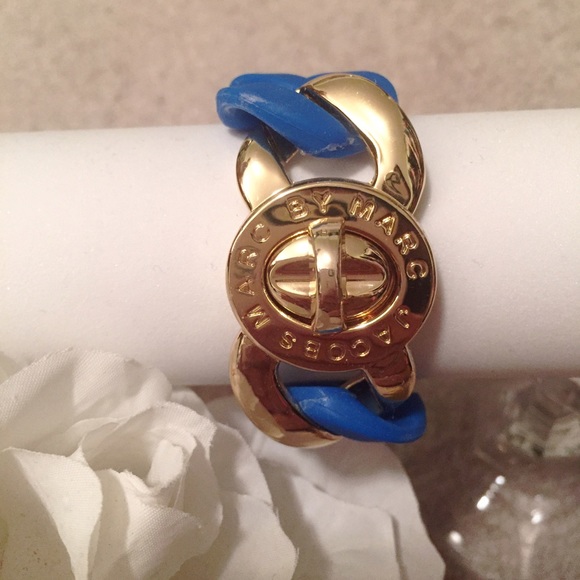 Marc by Marc jacobs turn lock bracelet