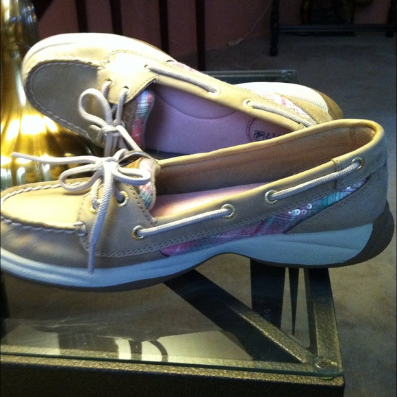 Sperry Shoes - BUNDLE.  Sperrys/Vera Bradley Patricia CROSSBODY