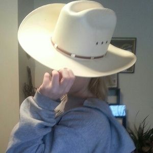 Cowboy hat, from Texas. Resistal.