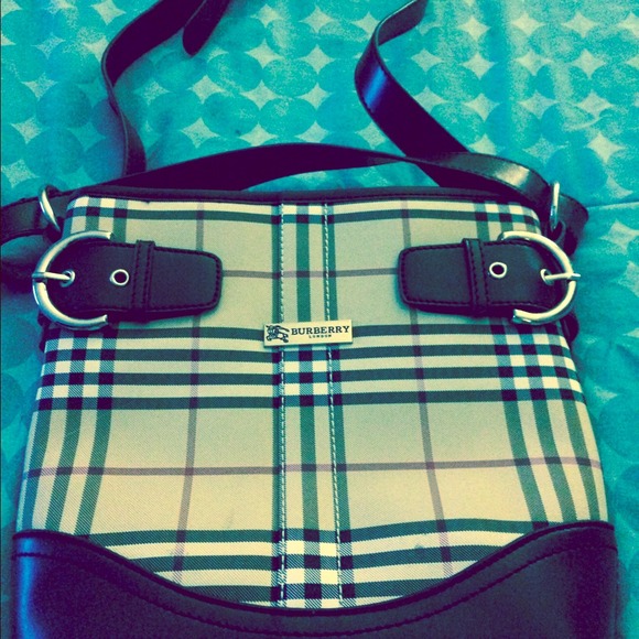 Inspired......good condition! Crossbody!