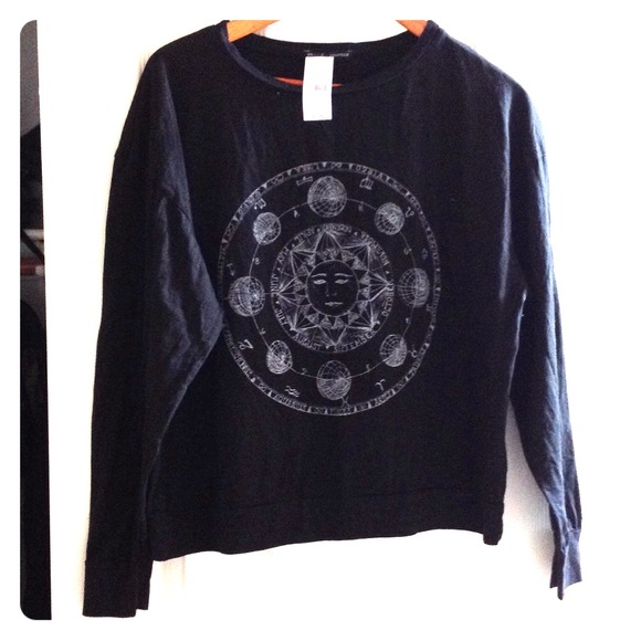!SOLD!Brandy Melville black knit sun astrology top