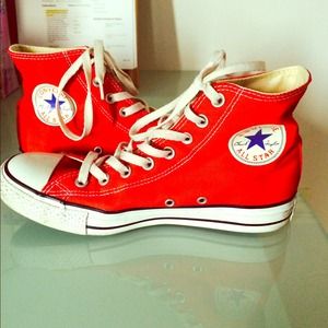 All RED Converse 👟❤️