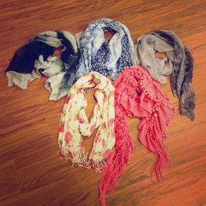 BUNDLE! 5 Scarfs for $16! :D