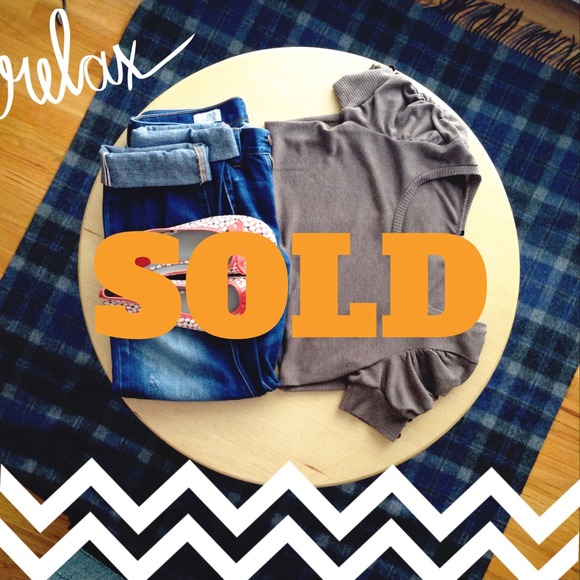 Brown top with ruched sleeves