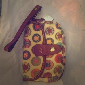 Dooney and bourke small clutch