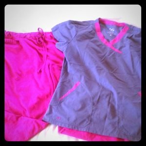 SCRUBS!! TOP AND BOTTOM XL
