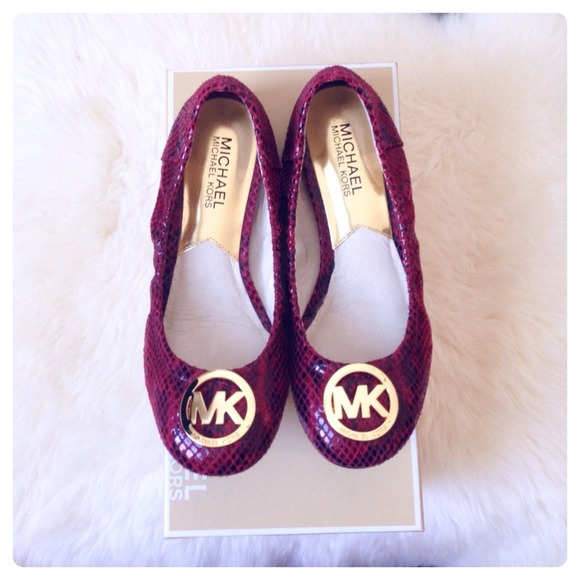 Michael Kors Shoes - Reserved 🌷MICHAEL MICHAEL KORS fluton Flats🌷