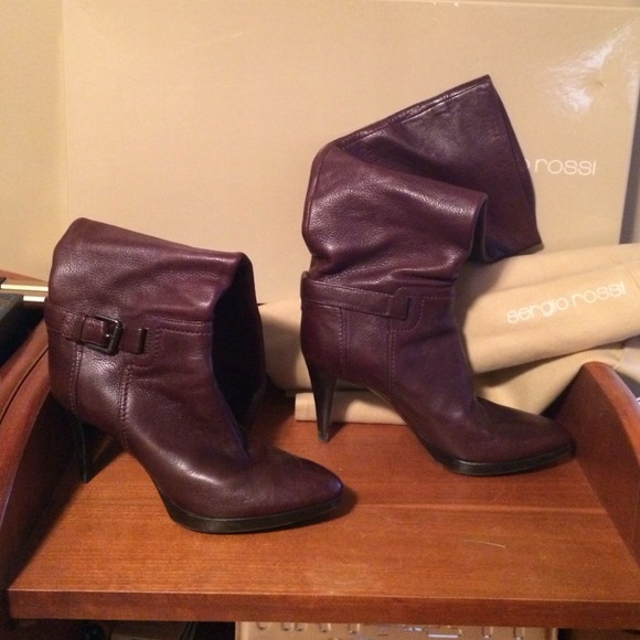 Sergio Rossi size 7 brown knee length boots