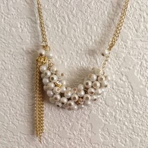 Gold pearl necklace