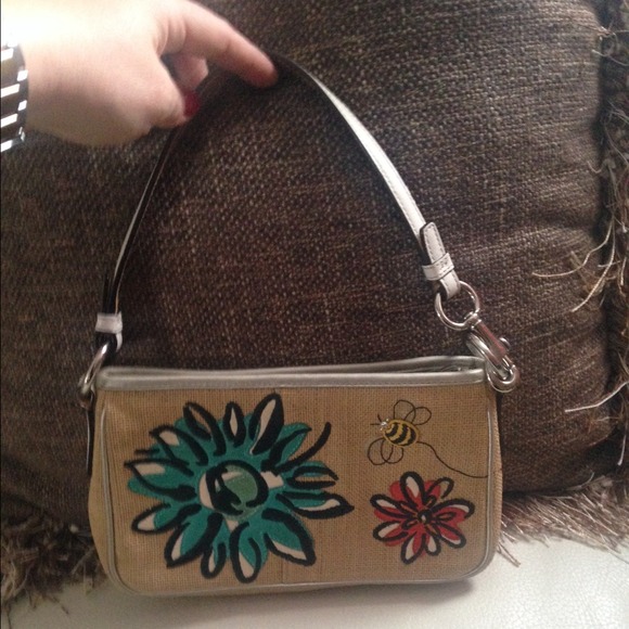 ADORABLE Spring/Summer Coach! - Picture 2 of 4