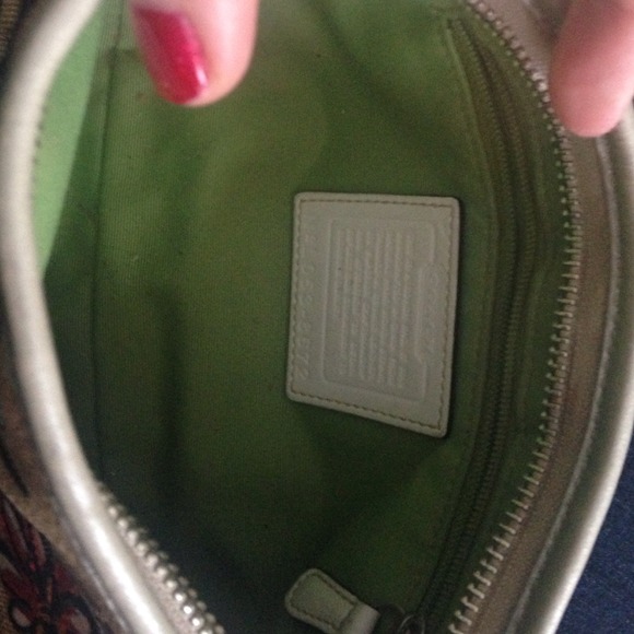 ADORABLE Spring/Summer Coach! - Picture 3 of 4