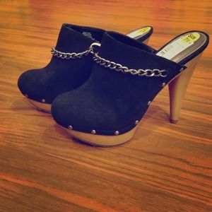 Brand New w/ Tags Elle Heel Clogs Size 7.5!