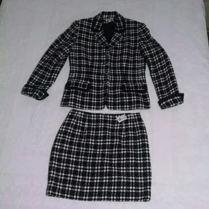 🎆Reduced!!🎆Ann Taylor Skirt Suit, NWT