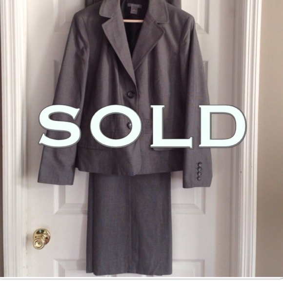 SOLD IN BUNDLE: High quality 2-Button Pant Suit