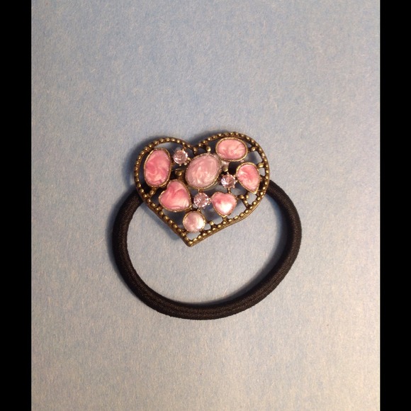 NWOT Ponytail Holder - Heart