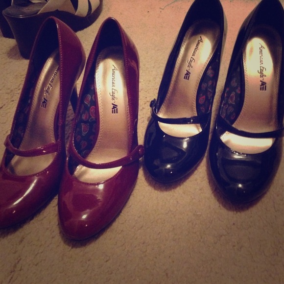 Red Pair NWOT American Eagle High Heels