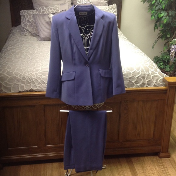 Kasper Suit