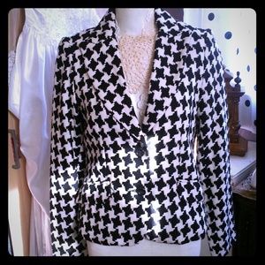 Chic houndstooth jacket