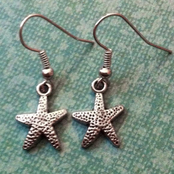 Set of Two Starfish Earrings - Picture 4 of 4