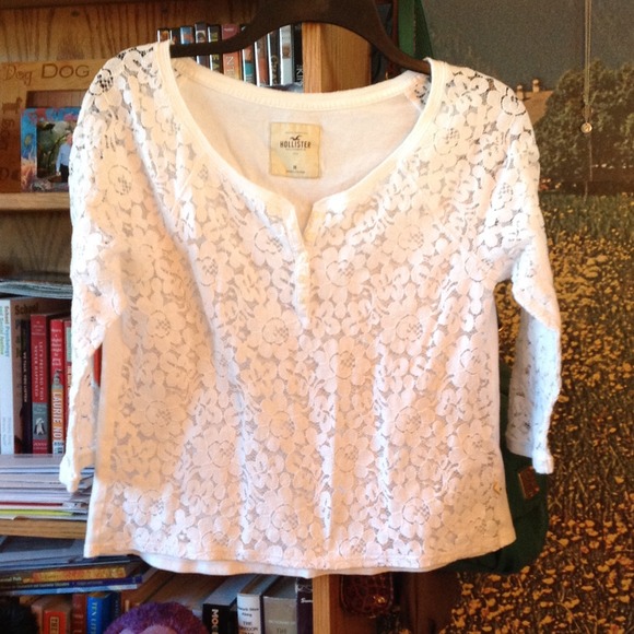 ✨TRADED✨Lace Hollister Top