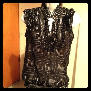 🚫SOLD IN BUNDLE🚫Sparkly ruffled shirt