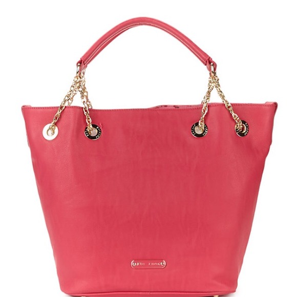 ❤️NO LONGER FOR SALE❤️BETSY JOHNSON XL HEART PURSE.HEART ATTACK 16”x12”x6”. - Picture 5 of 5