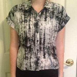 Forever 21 Cropped Button-Up