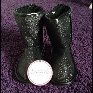 NWT Girls Glitter Faux Fur Boots Toddler Size 5/6