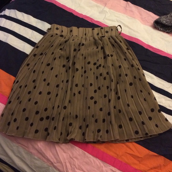 Pleated polkadot mini