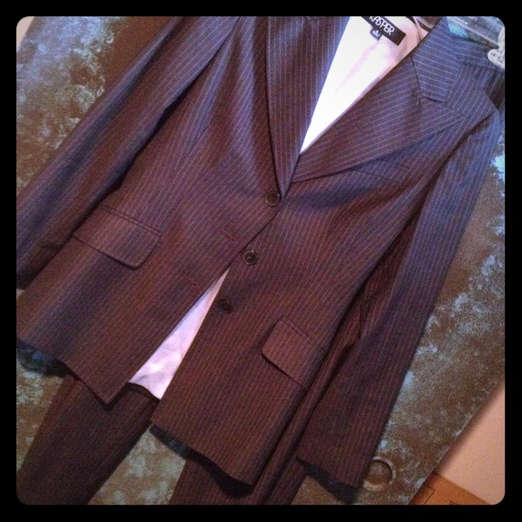 Adorable sexy Jasper suit NEW without tags