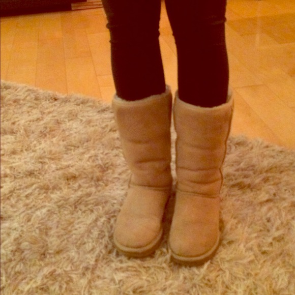 UGG tall tan boots. Size 7!