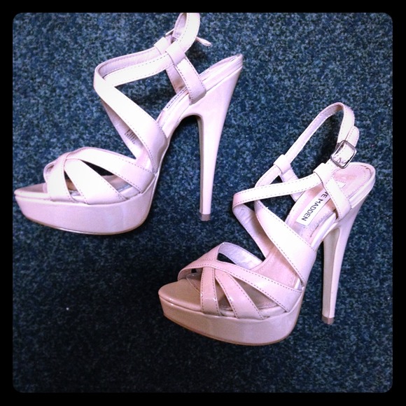 Sexy Steve Madden Nude Pumps