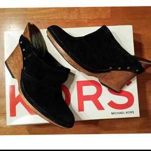 *SOLD N BUNDLE* KORS Michael Kors Clogs