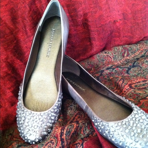 Banana Republic Shoes - Reduced🍒Banana Republic bronze color ballet flats