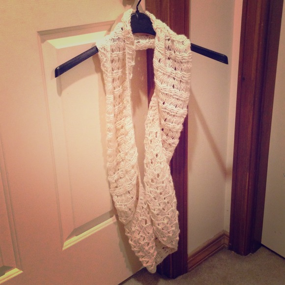 Cream Knit Infiniti Scarf - Picture 1 of 1