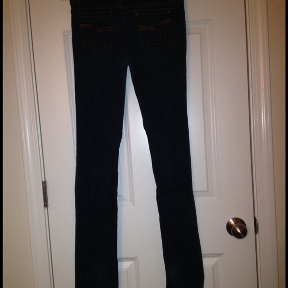 Dark average cut skinny jeans. Very comfortable! - Picture 3 of 3