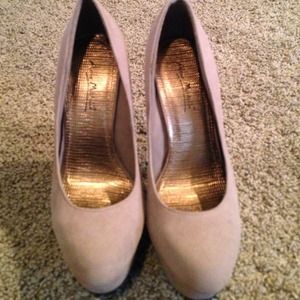 SOLD Suede heels :)