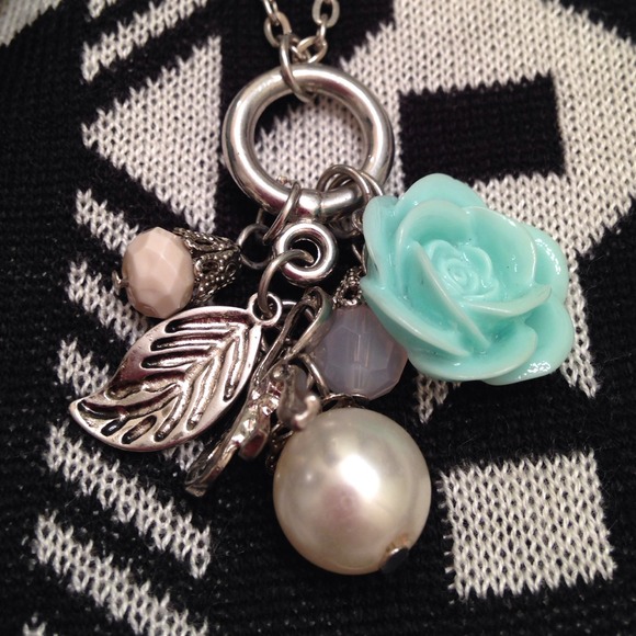 Jewelry bundle💎 - Picture 2 of 4