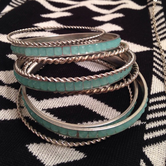 Jewelry bundle💎 - Picture 3 of 4