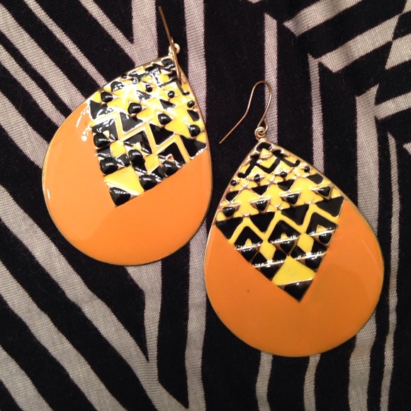 Cute dangle earrings - Picture 2 of 2