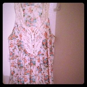Shirt. Floral
