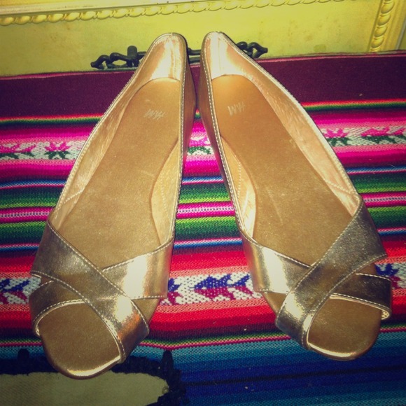 Champagne open toed ballet flats